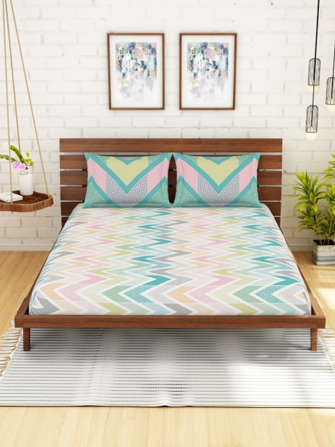 

SPACES Green & Pink Geometric 144 TC King Bedsheet with 2 Pillow Covers