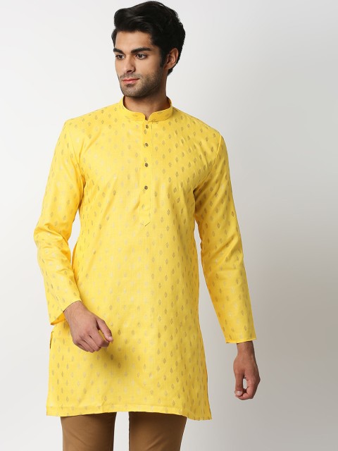 

MEWAR Men Yellow Printed Kurta With Churidar