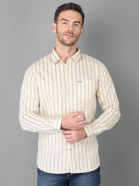 

Canary London Men Off White Smart Slim Fit Striped Casual Shirt