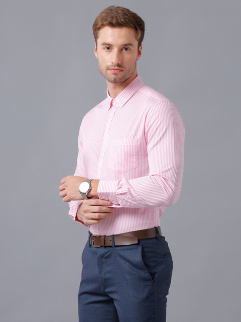 

YOVISH Men Peach-Coloured Smart Slim Fit Striped Semiformal Shirt
