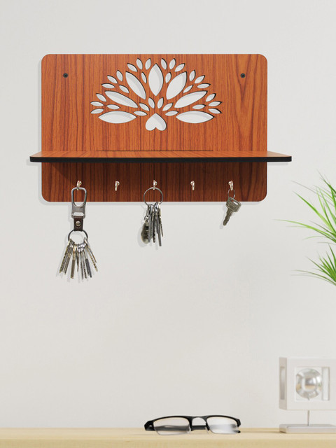 

RANDOM Brown & White Flower Printed Wooden Key Holder With 5 Hooks
