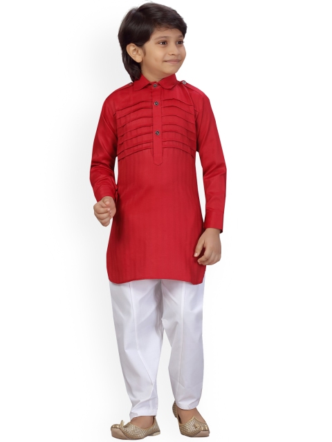 

LITTLE MAFIA BY Aarika Boys Maroon Pure Cotton Kurta with Salwar