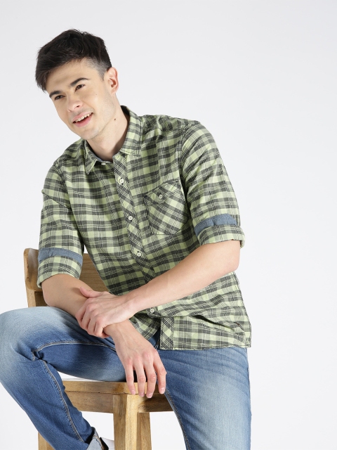 

s.Oliver Men Green Checked Casual Shirt
