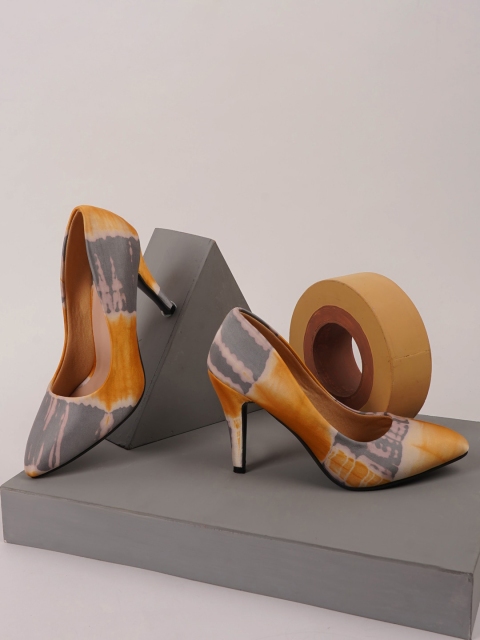 

Rubeezz Mustard Kitten Pumps