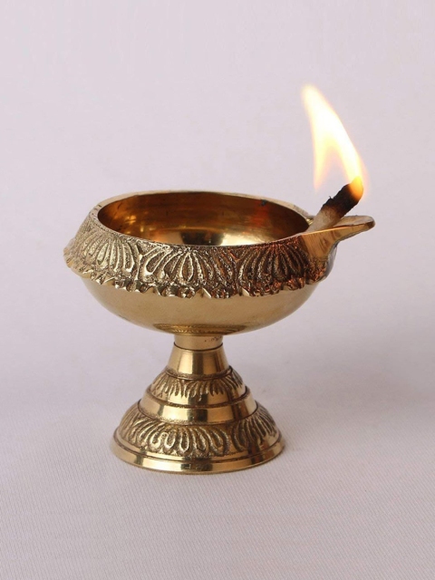 

StyleMyWay Gold-Toned Handcrafted Kuber
