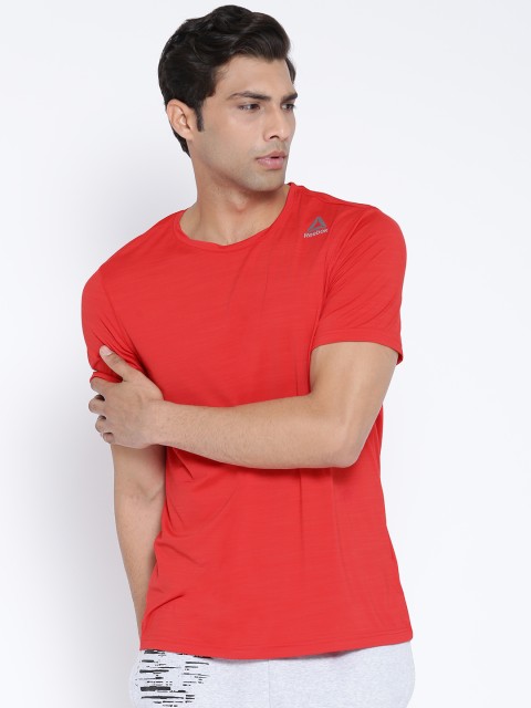

Reebok Men Red WOR ACTVCHL Tech Solid Round Neck Training T-shirt
