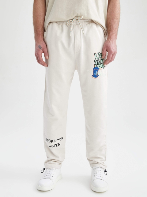 

DeFacto Men Cream-Coloured & Green Oversize Fit Typographic Print Track Pants