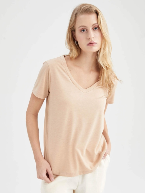 

DeFacto Women Beige Solid V-Neck T-shirt