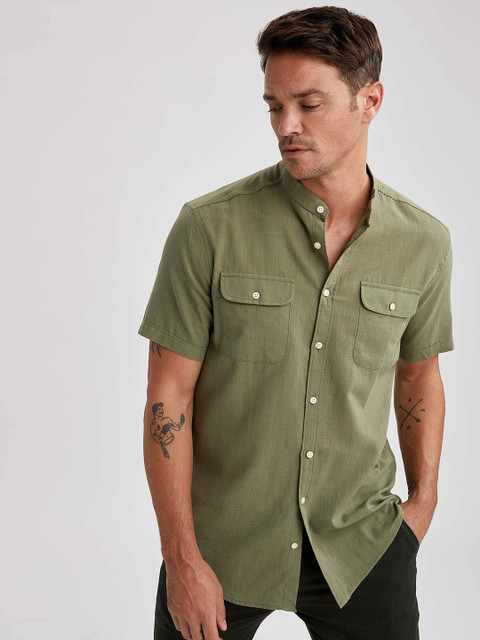 

DeFacto Men Olive Green Casual Shirt