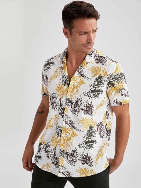 

DeFacto Men White Printed Casual Shirt