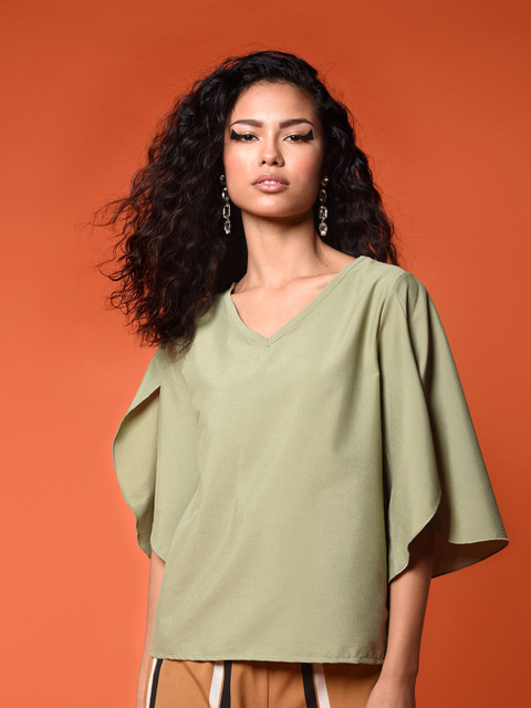 

CHIMPAAANZEE Sage Green Solid Flared Sleeves Boxy Top