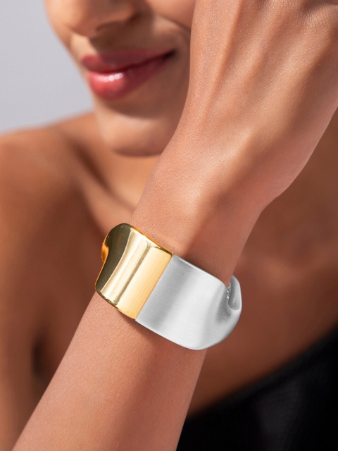 

TOKYO TALKIES X rubans FASHION ACCESSORIES Women Gold-Toned & Silver-Toned Handcrafted Silver-Plated Bracelet
