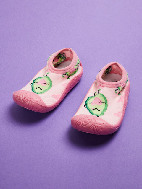 

Fame Forever by Lifestyle Girls Pink & Green Woven Design Slip-On Sneakers