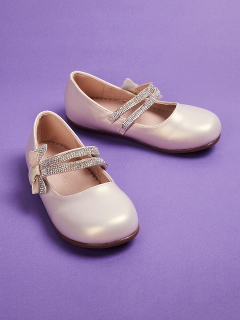 

Fame Forever by Lifestyle Girls Gold-Toned Embellished Ballerinas Flats