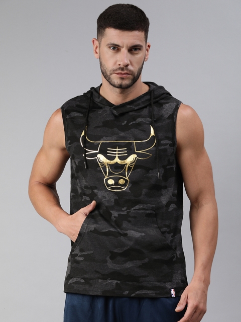 

NBA Men Grey & Black Chicago Bulls Printed Pure Cotton Loose Hooded Basketball T-shirt