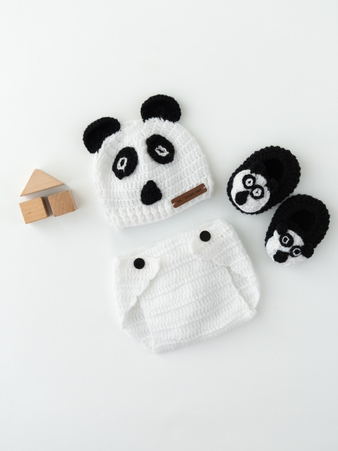 

The Original Knit Infant Kids White & Black Baby Apparel Gift Set