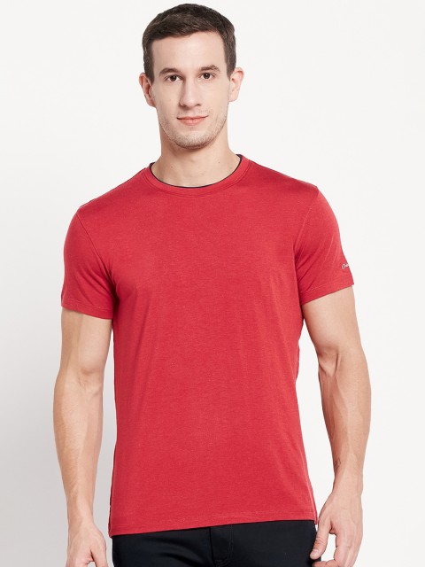 

Octave Men Red Solid T-shirt