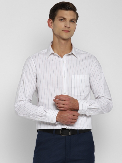 

Turtle Men White Slim Fit Striped Casual Shirt