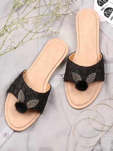 

THE WHITE POLE Women Black Ethnic Open Toe Flats with Bows