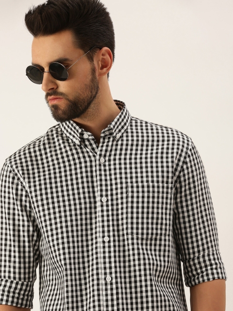 

IMYOUNG Men Black & White Pure Cotton Smart Slim Fit Checked Casual Shirt
