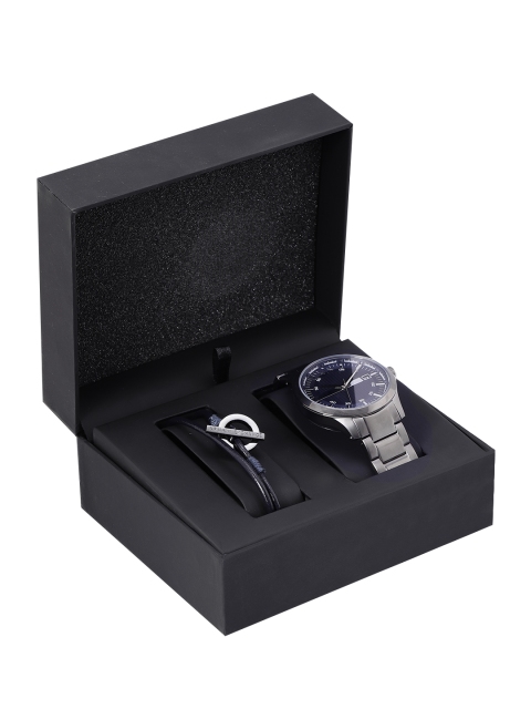 

Armani Exchange Men Blue Dial & Gunmetal Toned Analogue Watch AX7127