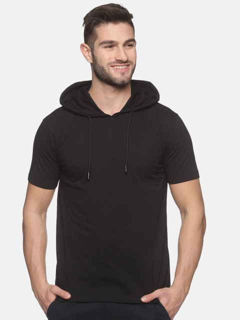 

MASH UNLIMITED Men Black Solid Slim Fit Cotton T-shirt