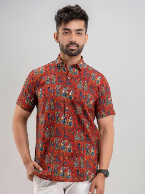 

Firangi Yarn Men Regular Fit Red Classic Warli Printed Casual Shirt