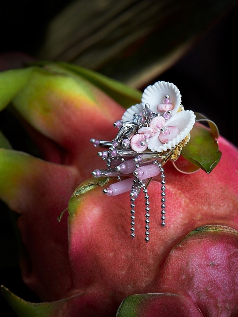 

D'oro Gold-Plated Pink Beads & White Shell Studded Finger Ring