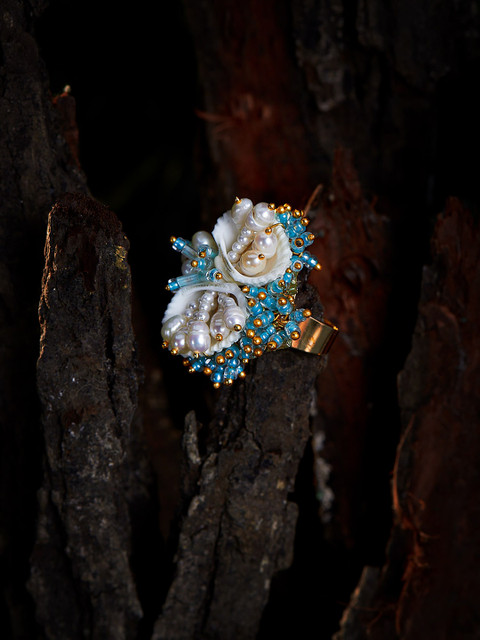 

D'oro Gold-Plated Turquoise Blue Shell Cluster Bead Adjustable Finger Ring