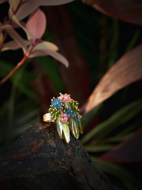 

D'oro Gold-Plated Multicolour Shell & Crustal Beads Embedded Adjustable Finger Ring