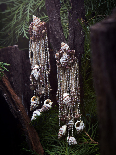 

D'oro Brown Contemporary Drop Earrings