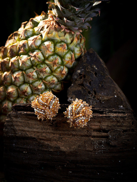 

D'oro Beige Contemporary Studs Earrings