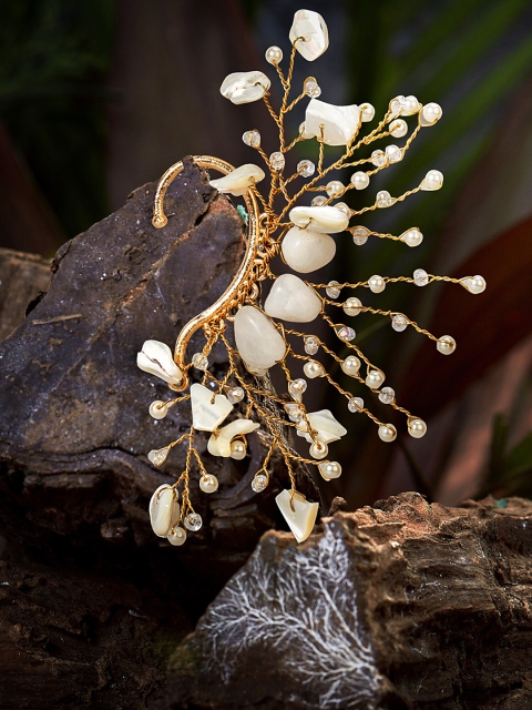 

D'oro White Contemporary Drop Earrings