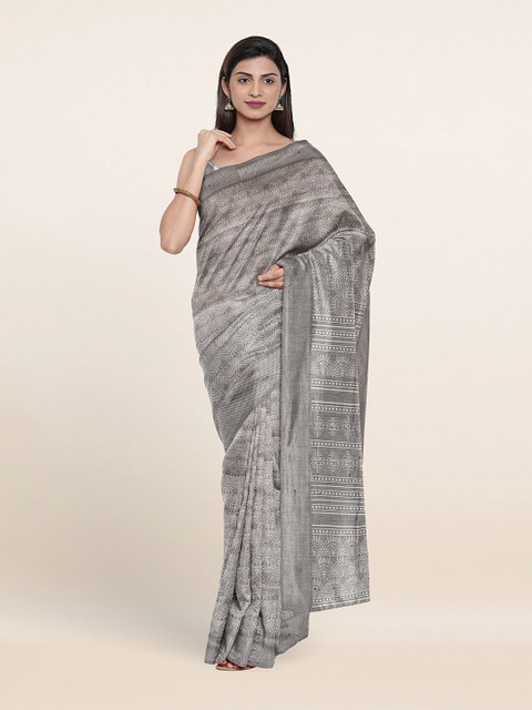

Pothys Grey & White Floral Printed Saree