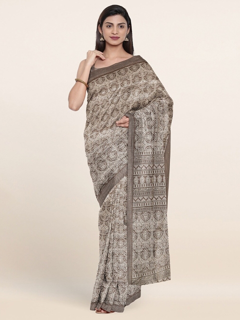 

Pothys Grey & White Ethnic Motifs Printed Cotton Blend Saree