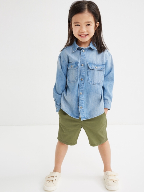 

H&M Boys Green Solid Cotton Chino Shorts