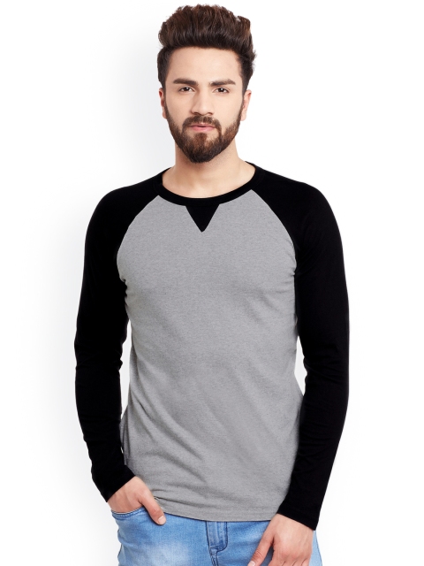 

Hypernation Men Grey & Black Solid Round Neck T-shirt