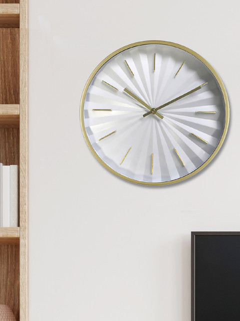 

HomeTown White Printed Contemporary Aeon Wall Clock