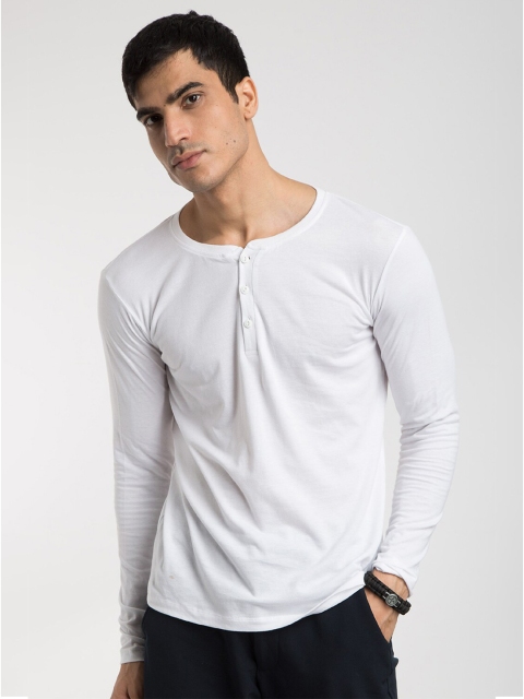 

Tinted Men White Henley Neck Raw Edge T-shirt