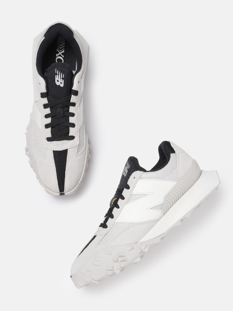 

New Balance Men Grey & Black Woven Design Sneakers