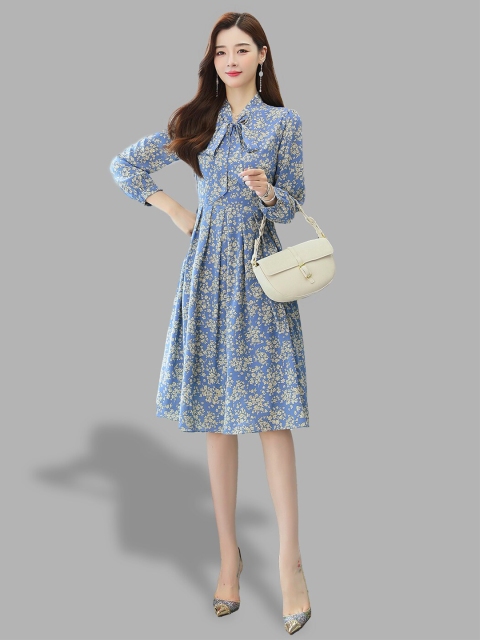 

JC Collection Women Blue Floral Tie-Up Neck Dress