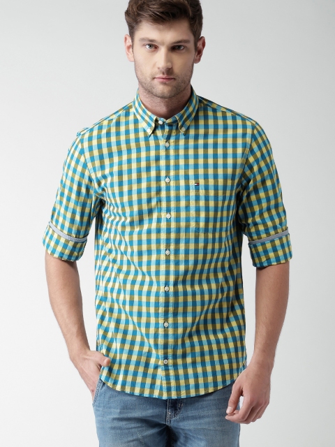 

Tommy Hilfiger Men Blue Checked Casual Shirt