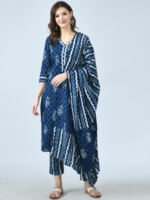 

MAFE Women Blue Floral Printed Panelled Kurti with Trousers