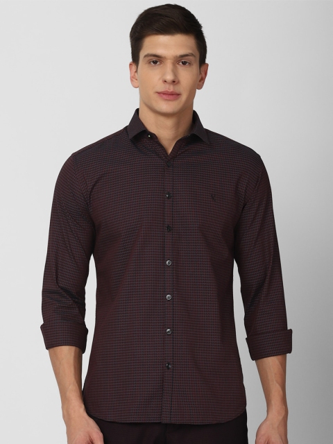 

V Dot Men Purple Slim Fit Checked Casual Shirt