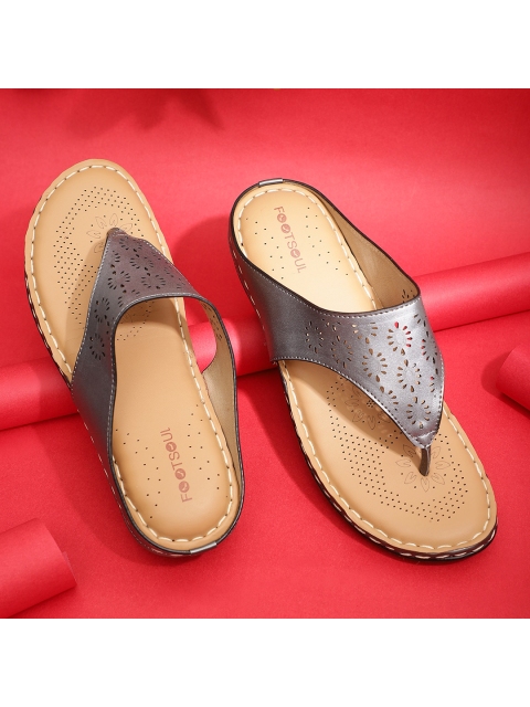 

FOOTSOUL Women Silver-Toned T-Strap Flats with Laser Cuts