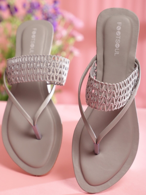 

FOOTSOUL Women Grey Textured T-Strap Flats
