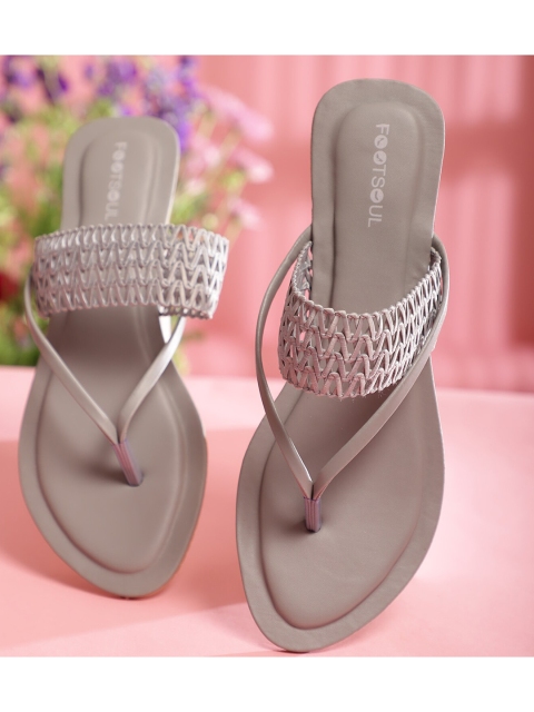 

FOOTSOUL Women Grey Textured T-Strap Flats