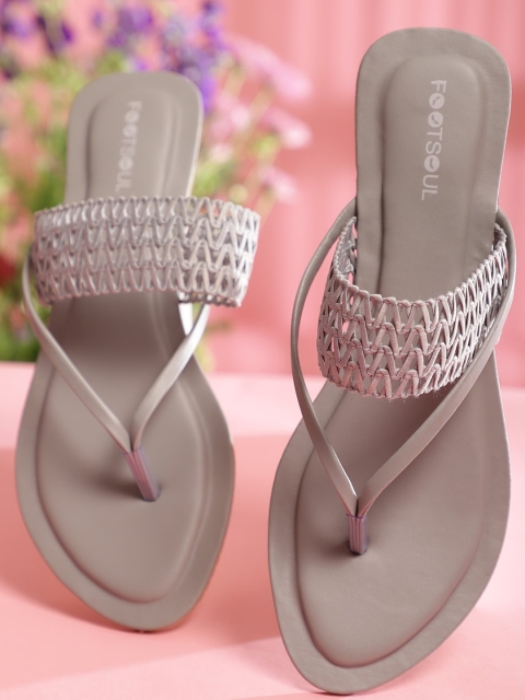

FOOTSOUL Women Grey Textured T-Strap Flats