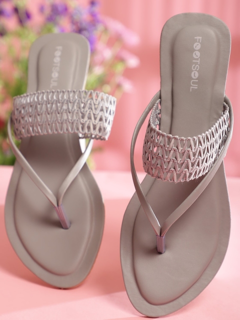 

FOOTSOUL Women Grey Textured T-Strap Flats