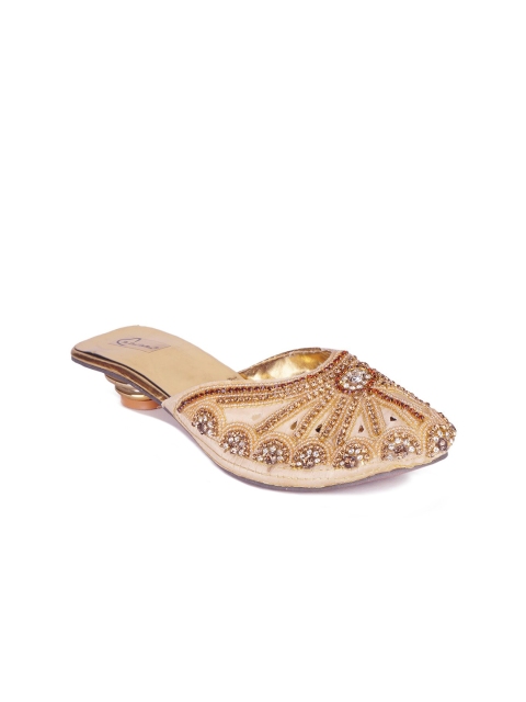 

The Desi Dulhan Gold-Toned Embellished Ethnic Kitten Mules